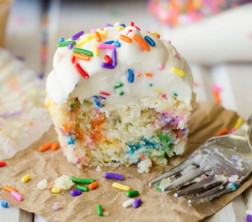 fullcravings:Homemade Funfetti Cupcakes