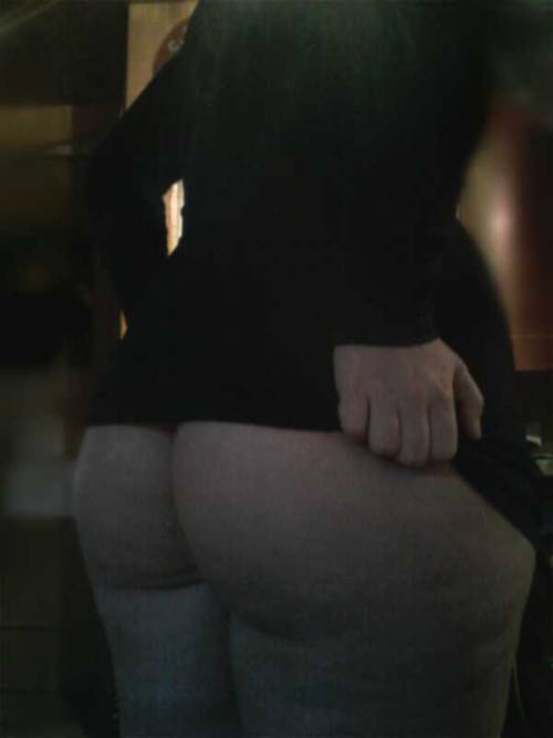 useme-sir:  Have some pics of my sexy ass 💕