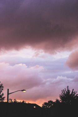 sinkingsouls:  Cotton candy sky | Photographer