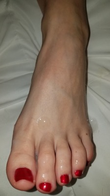 myprettywifesfeet:  Last nights candy coating.please