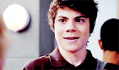 shawnphunters:another meme i won’t finish [1/10 male characters]: Benny Weir“Imagine what I co