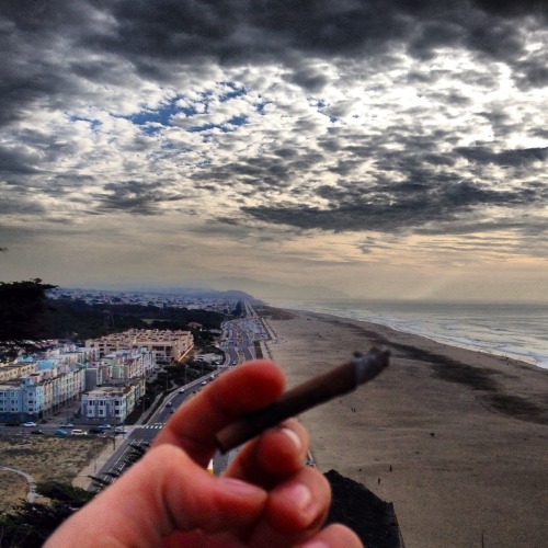 moon-medicine:  san francisco’s great highway 