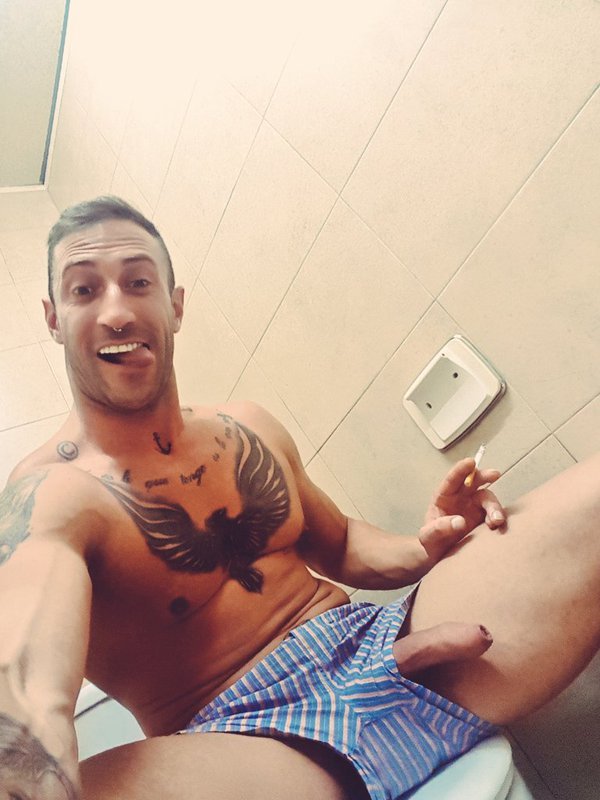 sanalejox:  @Emilioardanaxxx blocked me long time ago @MALESt8 and hello body change!