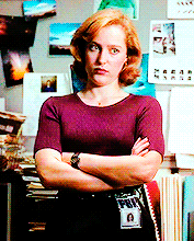xfilesbaby:charlies-story:Favorite outfits ✦ The X-Files↪ Dana Scully (season 1)Jesus