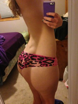 cali-kitten:  Cause I like my butt ;) 