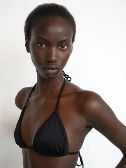 mariemaudnewfaces:  Anok Yai 178 cm / 5′10″Agency: Next Models