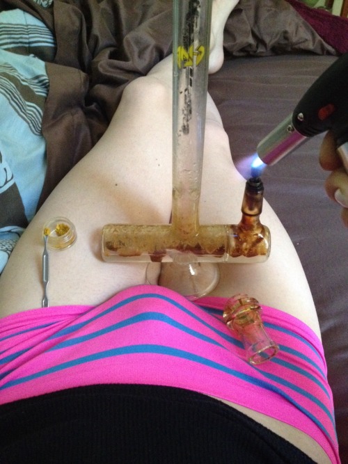 traptastictasha:  Traps love their morning dabs…  This batch of wax (Cherry Pie) is so delicious, its got that yummy sweet flavor. Kinda like pine…  This balancing act still surprises me. Good thing I spent so much time playing statue as a kid haha…
