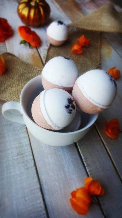 Creative Bath Bombs for a Fun and Effervescent At-Home Spa NightWe all need a relaxing way to unwind