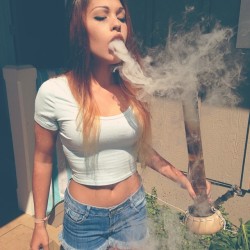 girlsthatloveweed:  Cool Bong.  