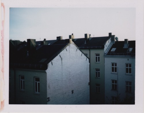 peterjschweitzer: Scanning old polaroids and dreaming of evenings in my favorite city. → Peter 