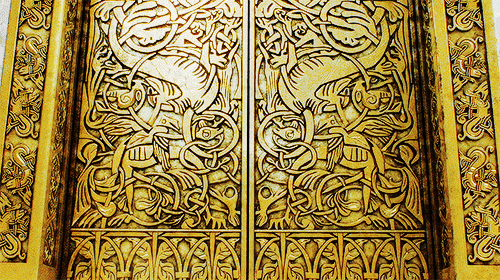 stormbornvalkyrie:    ❊   The gods will shine golden rays upon the Gates of Valhalla