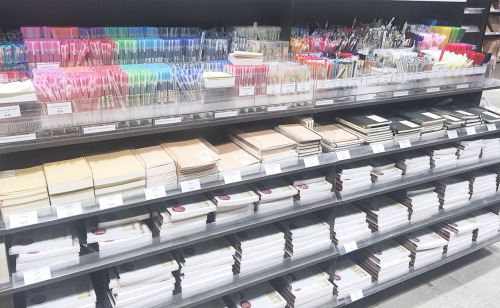 tbhstudying:throwback to visiting muji #2 (✿◠‿◠)