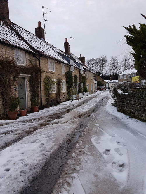 “Was a long and dark DecemberFrom the rooftops, I rememberThere was snow… white snow.” 