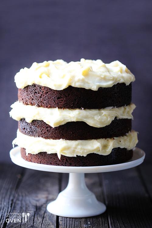 sweetoothgirl: GUINNESS CHOCOLATE CAKE WITH CREAM CHEESE FROSTING Follow Us On Instagramwww.