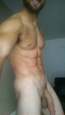 hungdownunder:  Over 21, 000 followers - wow, thank you.  :-)    For more hot guys, follow me at:http://hungdownunder.tumblr.com/