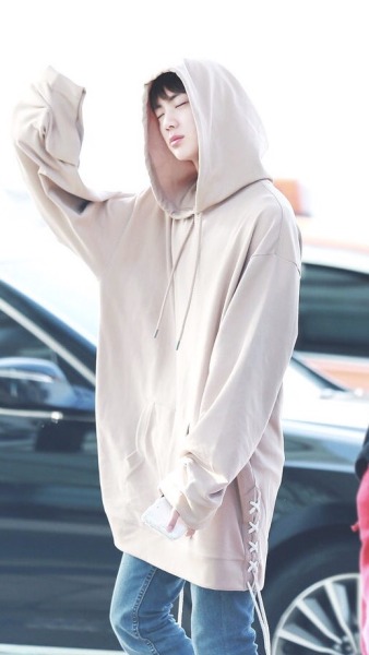 oversized hoodie outfit tumblr