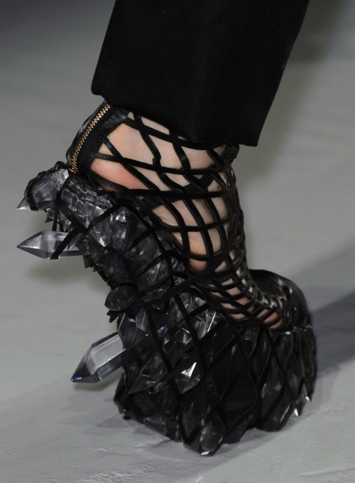 death-by-dior:  highqualityfashion:  Iris Van Herpen FW 15  X