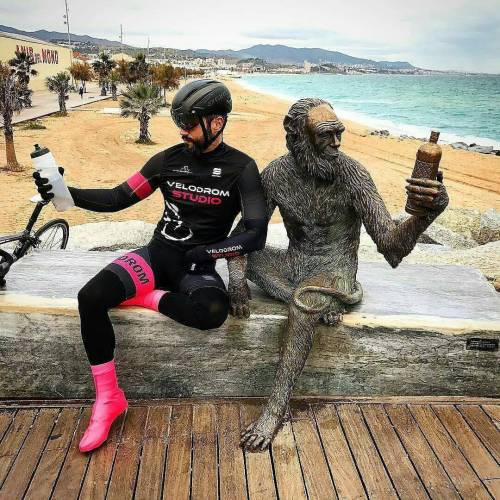 blog-pedalnorth-com: @Regrann from @nonstopcycling - #Repost @albertoag14 ・・・ Monkey rider!!! #cycli