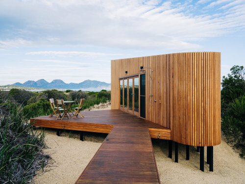 ‘Dolphin Sands Studio,’ Dolphin Sands, Tasmania, Australia,Matt Williams Architects,Images: Adam Gib
