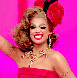 grammylesslana:hello, it’s me. valentina.