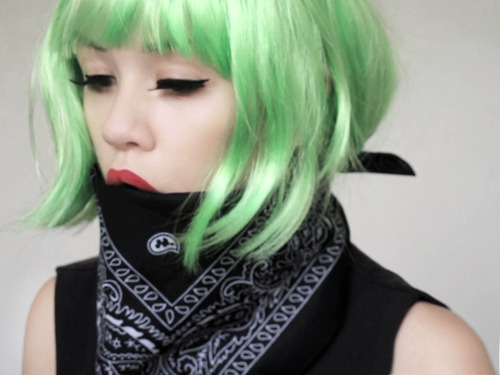 polycephly:  polycephly:  throw back 6 selfies  Love me while i write