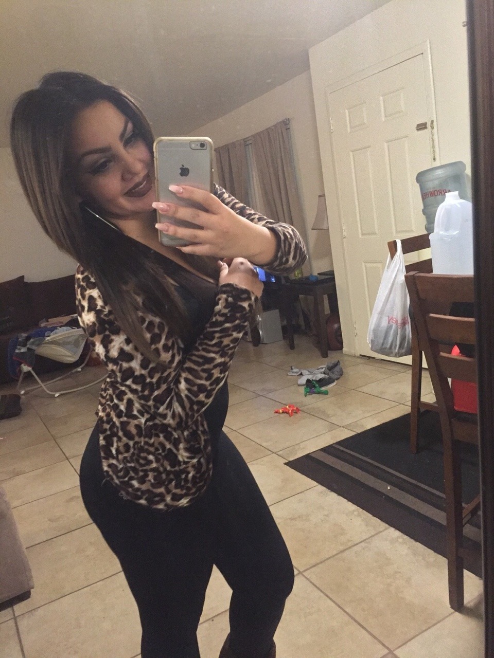 barbaroxx:  Aqui tenemos esta putita pa comenzar el dia suavecito jajaja