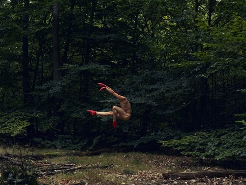 zzodiacs:  wetheurban:  ART: Naturally by Bertil Nilsson A personal journey through nature, accented by dance interventions, by Swedish-born photographer Bertil Nilsson. Read More  SO GOOD OMG 