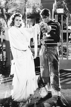 vintagegal:  &ldquo;What is it you want, Mary? What do you want? You want the moon? Just say the word and I’ll throw a lasso around it and pull it down.&rdquo; It’s a Wonderful Life (1946)