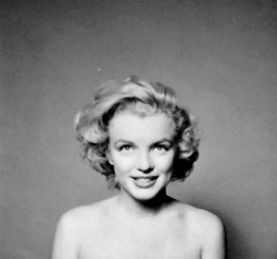 alwaysmarilynmonroe:  A rare photo of Marilyn