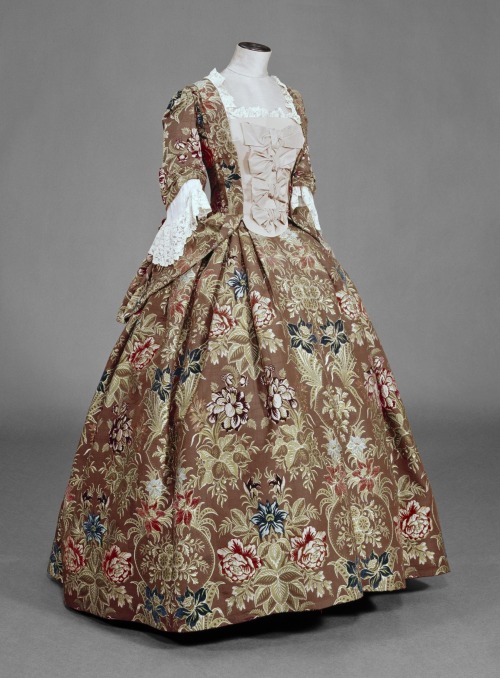 Mantua, c. 1727-1736 from The Victoria and Albert Museum
