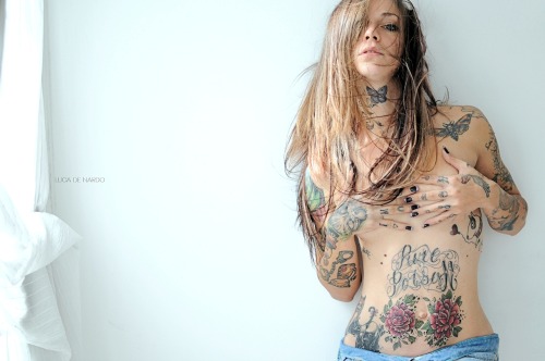 Porn Tattoed girl // Refen photos