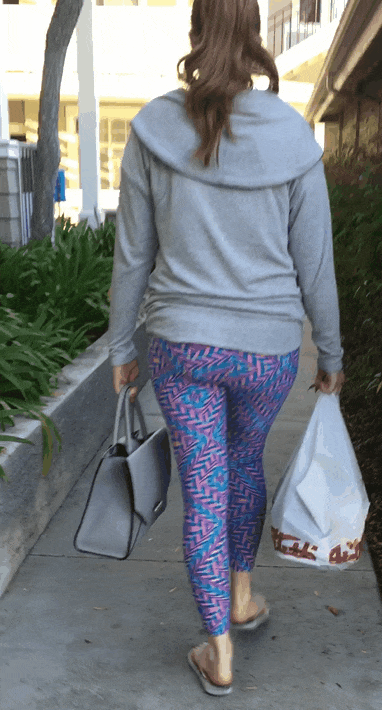 fuck-yoga-pants:  Sexy tight little ass walking [GIF]