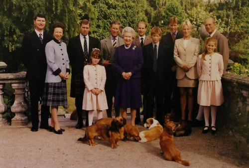 British Royal Family, 1998 Deep South Media / © Rowley’s Auctions