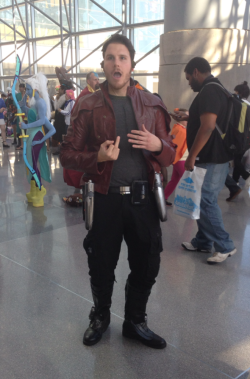 hanari-san:  satanstrousers:  Unbelievable Starlord cosplay from NYCC Cosplayer: @its_just_koch  Suck it Starlord