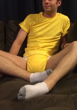 thelittlebro:  My new yellow onesie is by