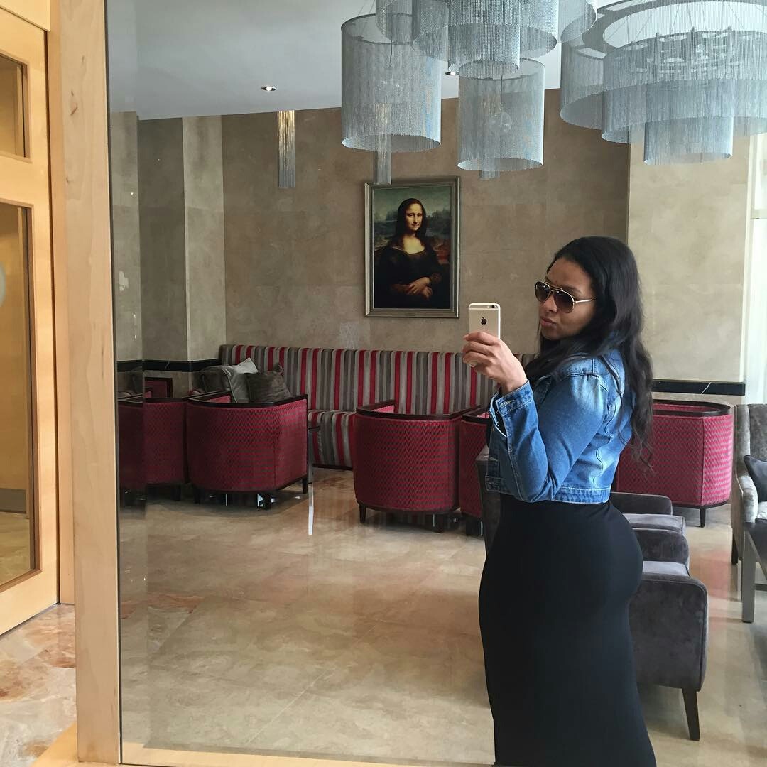 gurillaboythamane:  bruh-in-law:  Kolour Money  SEXY BAD BITCH