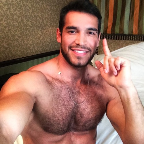 mymenstocktaking:  Sexy shirtless selfies by Javier Castillo (@javocast13 on Instagram).