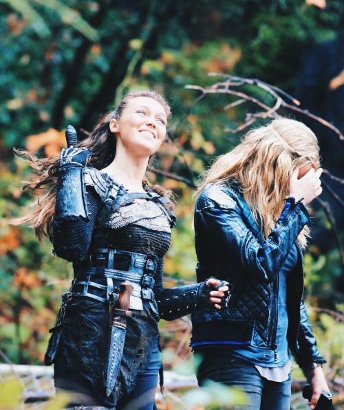 alyciadebx:the most deserving iconic bitches. hashtag clexa deserves better