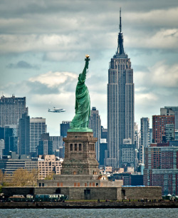 breathtakingdestinations:  Statue of Liberty - New York City - New York - USA (von SkipSteuart)