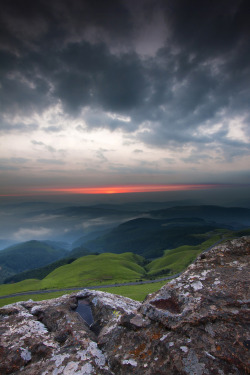 travelgurus:                                       The Last Sunrise by   Des Jacobs                                                   At Longtom Pass between Lydenburg and Sabie in South Africa         