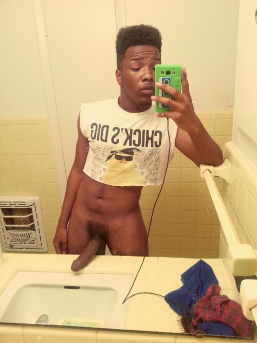thexratedaries:  savvyifyanasty:  IG: ObeyBadNews_ | Kik- iAmMe_Renzo  IG :  imperial.Ren 🍆💦Kik: iAmMe_Renzo 👅