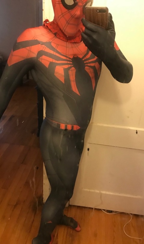 spandexsub:  Finally got a new suit. 
