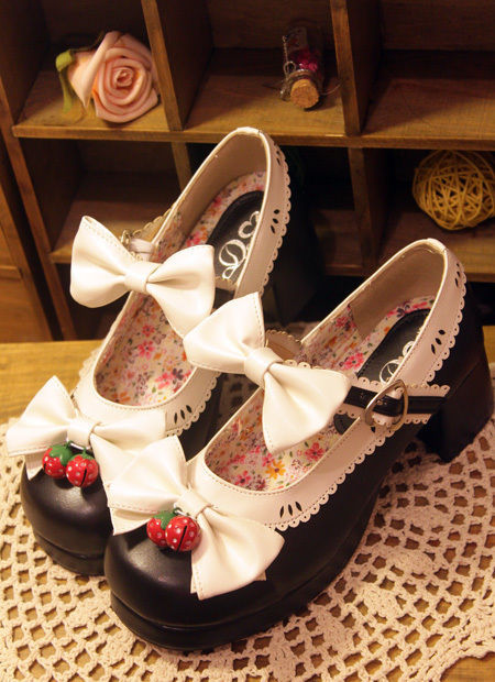 kawaiiconnection:  Sweet Lolita Strawberry Bell Shoes -  US $29.99Follow KawaiiConnection
