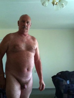 unclesonly:  silverdaddylvr: still4dad:  ahrar:  i love him 