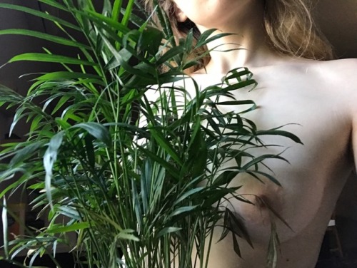 pinkbum:  Being nude at home and taking care of my plants is the best way to be 🌱🌿Ask about my 18+snapchat - spoil me