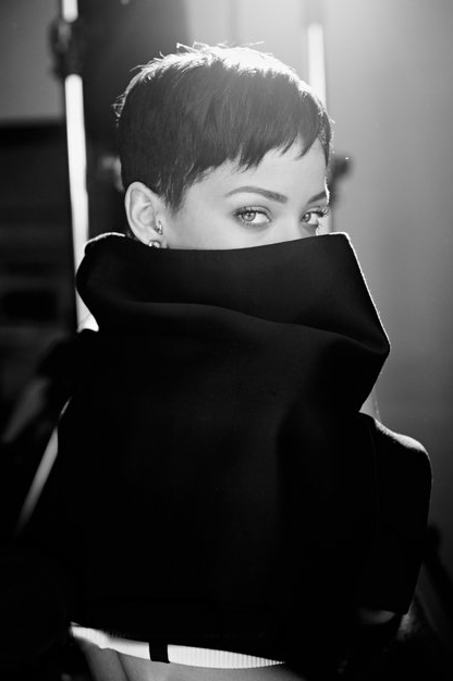 smokingsomethingwithrihanna:  New ELLE UK Outtake 