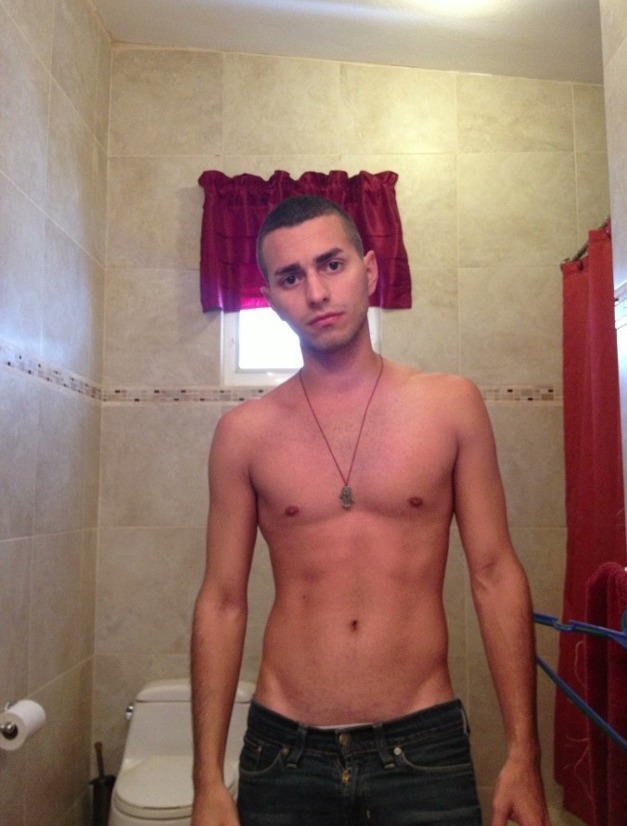 hotdudepr10:  dsnpingas:  Dilan de Guaynabo   Ese culito yo lo probe