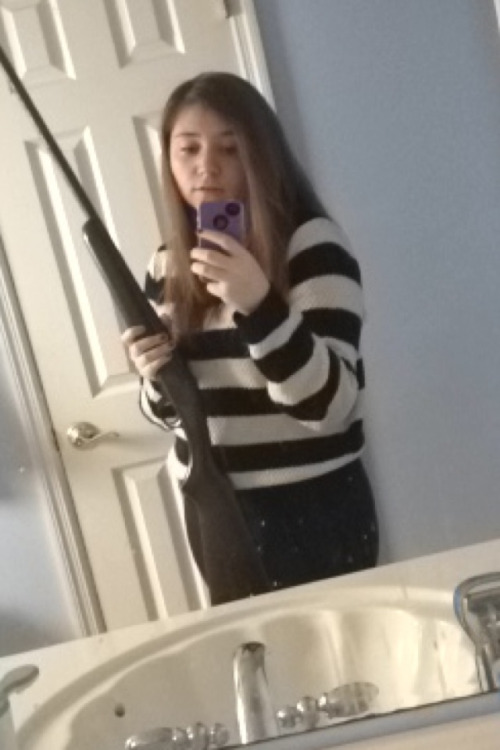ebuddies:is this how u take mirror selfies