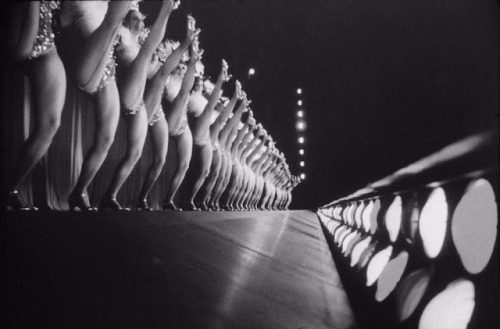 bobbycaputo:  Working as a Rockette: Rare and Amazing Behind the Scenes Photos Capture Everyday Life of Famous Dancers in 1964