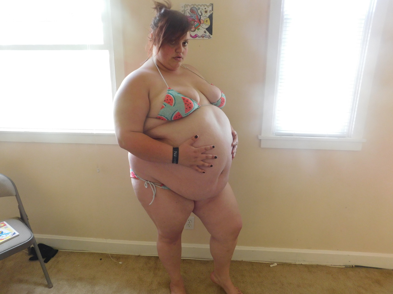 lovemlarge:  hamgasmicallyfat:  Feelin’foxy w/a foodbaby 09/03/16  Wow! That looks